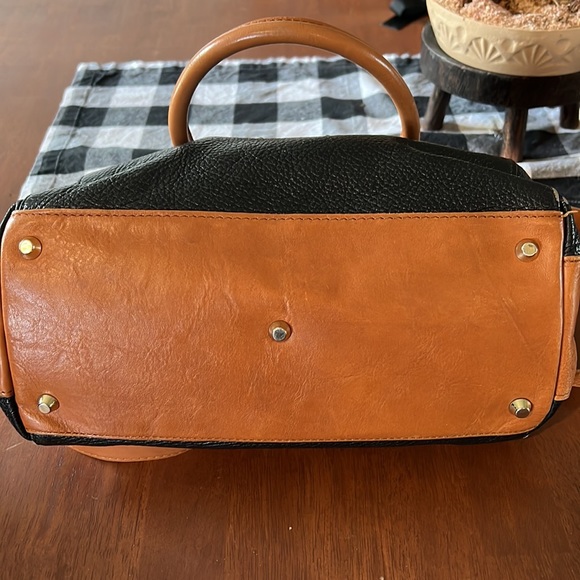 Valentina Black and Tan Shoulder Bag - Picture 9 of 13